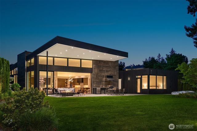 9345 NE 19th Street, Clyde Hill, WA 98004