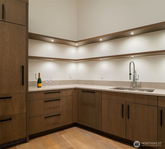 9345 NE 19th Street, Clyde Hill, WA 98004
