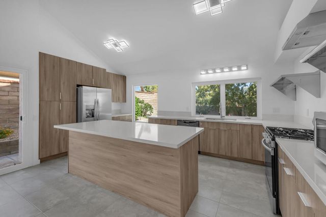 72950 Amber Street, Palm Desert, CA 92260