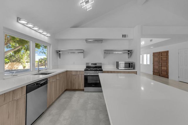 72950 Amber Street, Palm Desert, CA 92260