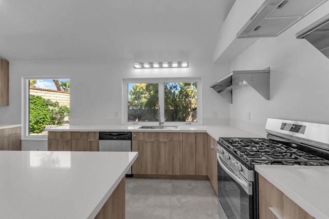 72950 Amber Street, Palm Desert, CA 92260