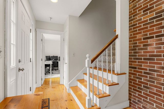 34 Crestview Terrace, Stratham, NH 03885