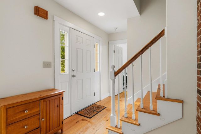 34 Crestview Terrace, Stratham, NH 03885