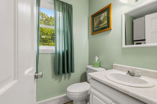 34 Crestview Terrace, Stratham, NH 03885