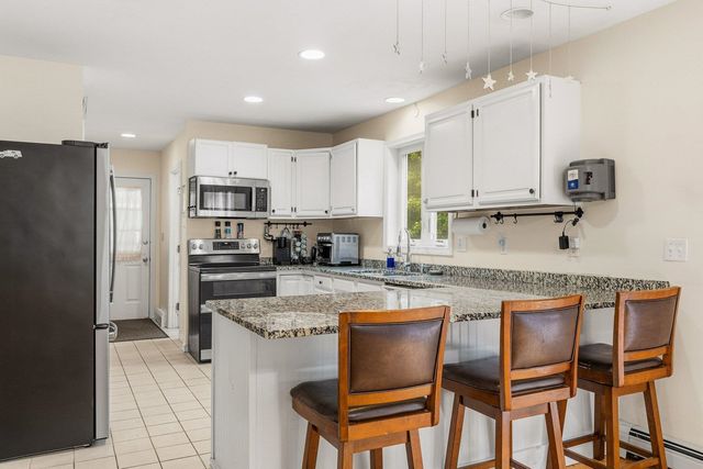 34 Crestview Terrace, Stratham, NH 03885