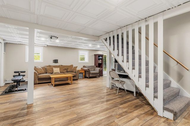 34 Crestview Terrace, Stratham, NH 03885