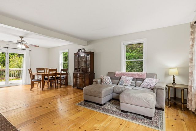 34 Crestview Terrace, Stratham, NH 03885