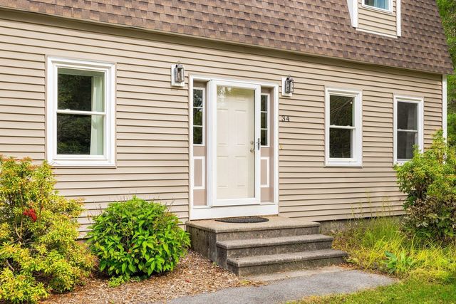34 Crestview Terrace, Stratham, NH 03885
