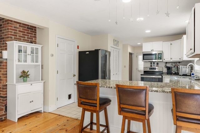 34 Crestview Terrace, Stratham, NH 03885