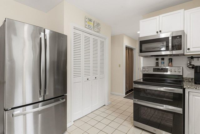 34 Crestview Terrace, Stratham, NH 03885