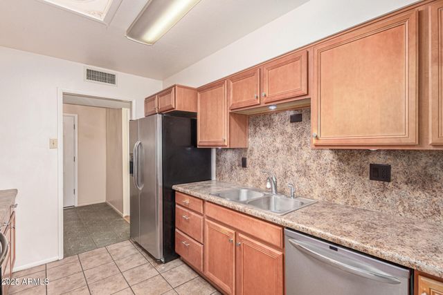 11811 N DESERT HILLS Drive W, Sun City, AZ 85351