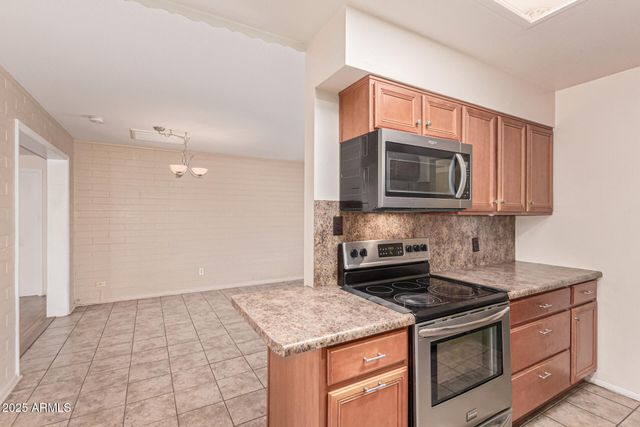 11811 N DESERT HILLS Drive W, Sun City, AZ 85351