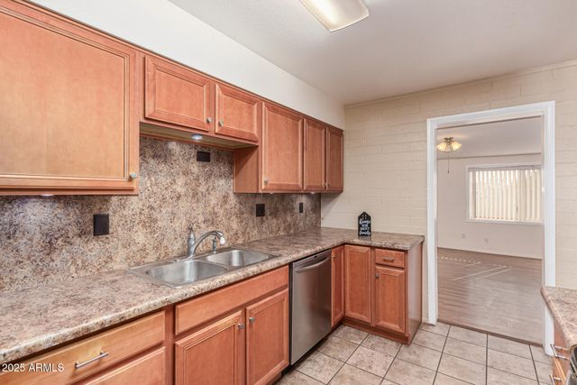 11811 N DESERT HILLS Drive W, Sun City, AZ 85351