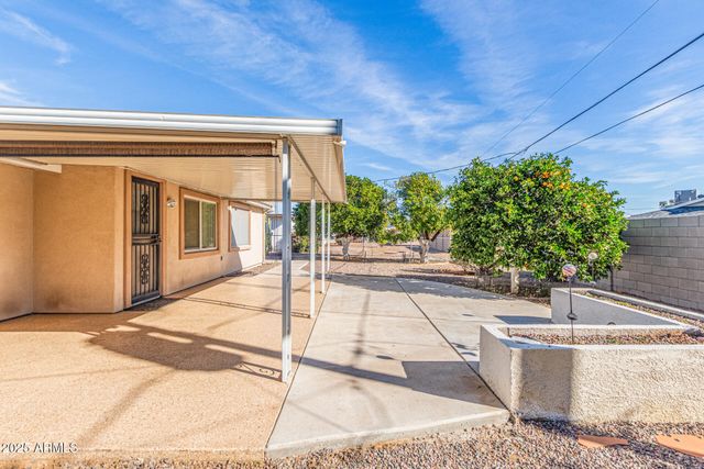 11811 N DESERT HILLS Drive W, Sun City, AZ 85351