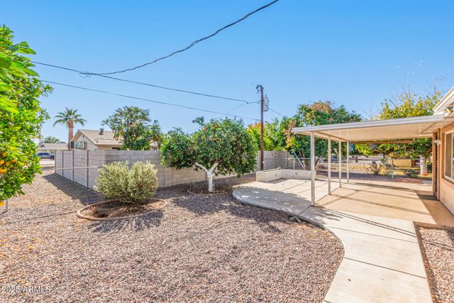 11811 N DESERT HILLS Drive W, Sun City, AZ 85351