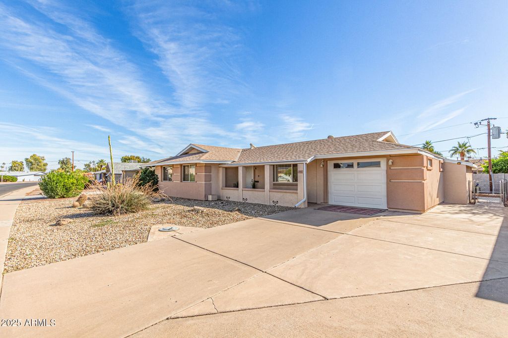 11811 N DESERT HILLS Drive W, Sun City, AZ 85351 — photo 3