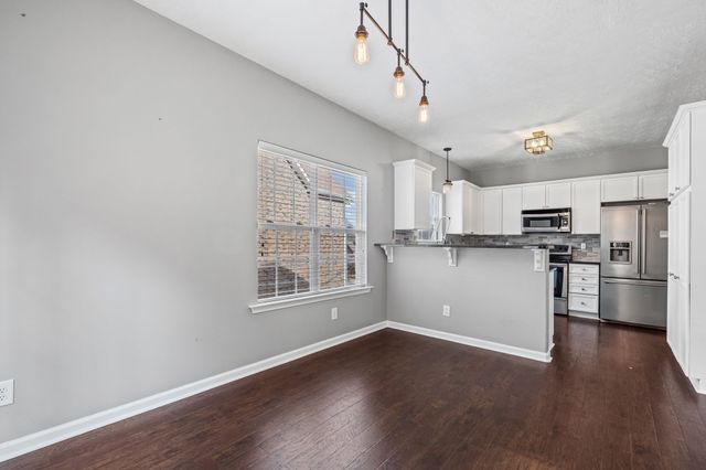 1812 Woodland Pointe Dr, Nashville, TN 37214