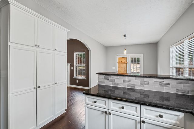 1812 Woodland Pointe Dr, Nashville, TN 37214