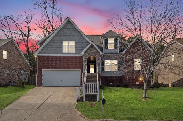 1812 Woodland Pointe Dr, Nashville, TN 37214