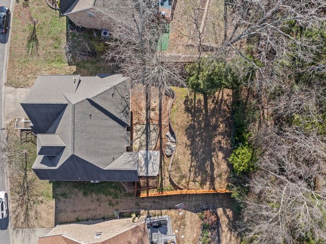 1812 Woodland Pointe Dr, Nashville, TN 37214