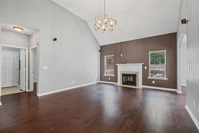 1812 Woodland Pointe Dr, Nashville, TN 37214