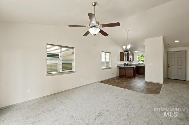 3885 S Windy Ridge Dr, Nampa, ID 83686
