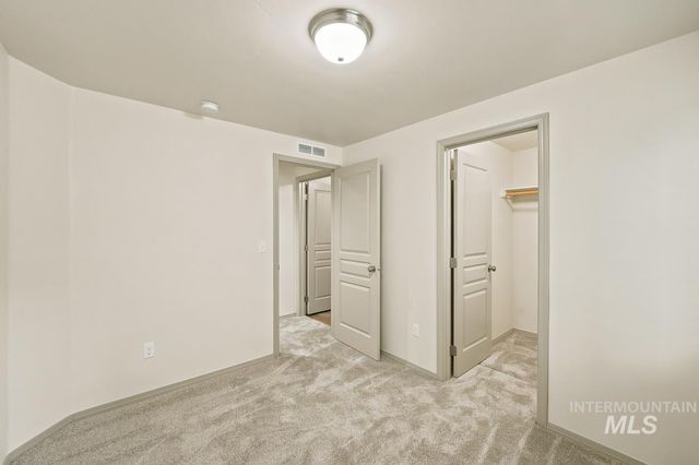 3885 S Windy Ridge Dr, Nampa, ID 83686