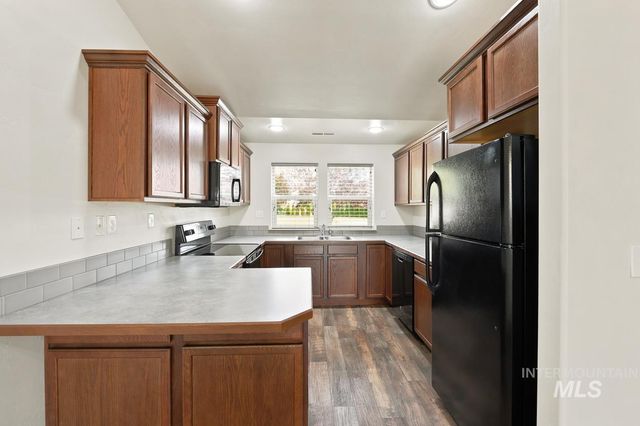 3885 S Windy Ridge Dr, Nampa, ID 83686