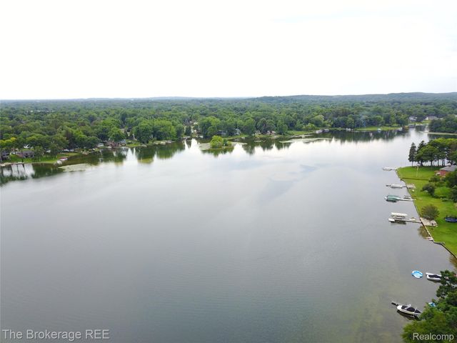 6311 Wellesley Terrace, Independence Charter Township, MI 48346