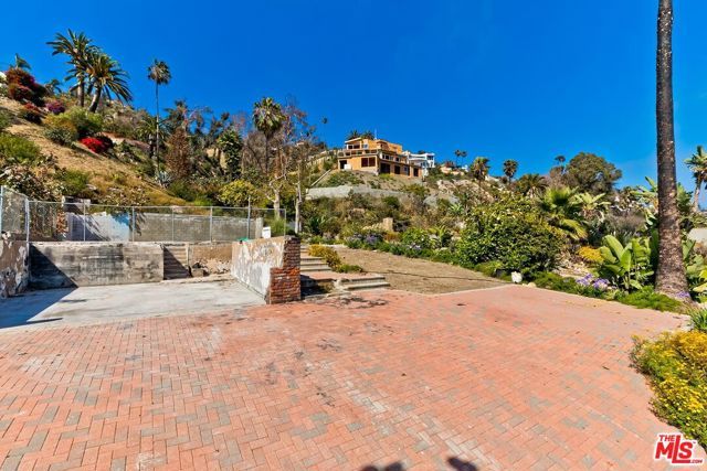 21525 Pacific Coast Highway, Malibu, CA 90265