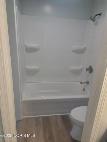 210 Lakeview Drive, Bryan, OH 43506