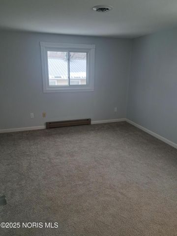 210 Lakeview Drive, Bryan, OH 43506