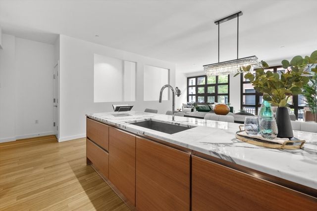 7 Warren 6, Boston, MA 02116