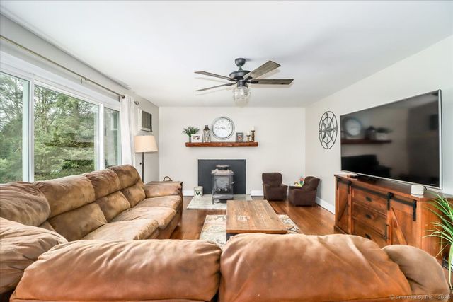 14 Linda Lane, Bethel, CT 06801