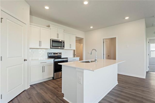 18626 Weaver Street, Spring Hill, KS 66083