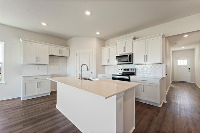 18626 Weaver Street, Spring Hill, KS 66083