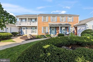 65 ASHLEA VLG, New Holland, PA 17557