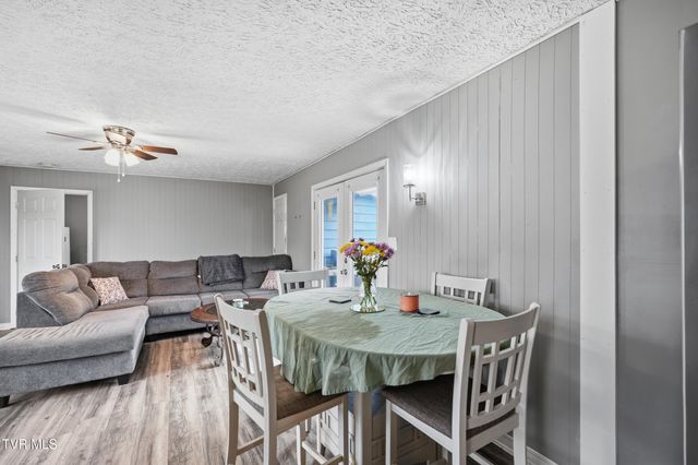 10955 Middle Wallens Creek Road, Jonesville, VA 24263