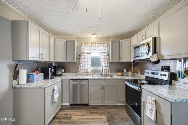 10955 Middle Wallens Creek Road, Jonesville, VA 24263