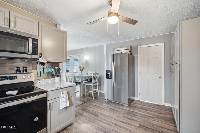 10955 Middle Wallens Creek Road, Jonesville, VA 24263