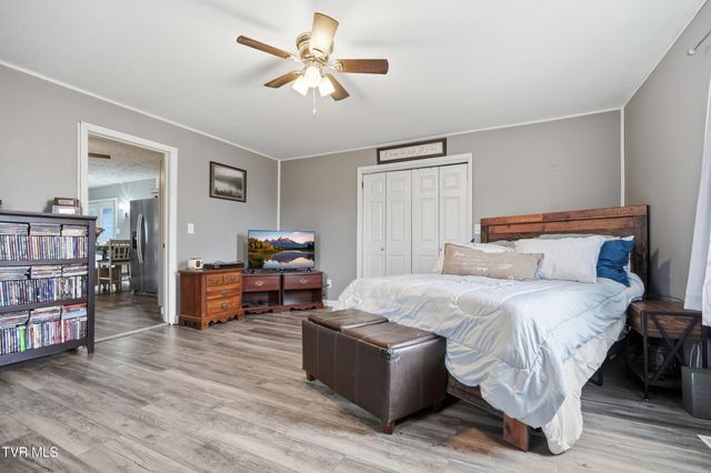 10955 Middle Wallens Creek Road, Jonesville, VA 24263