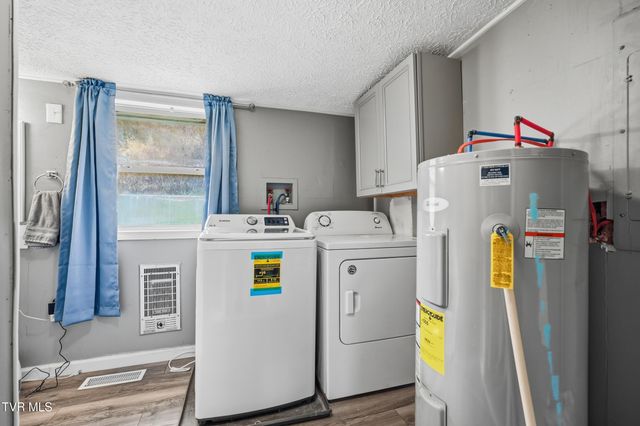 10955 Middle Wallens Creek Road, Jonesville, VA 24263