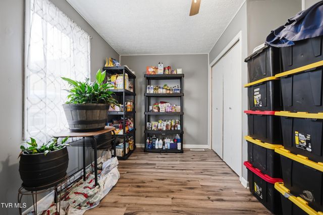 10955 Middle Wallens Creek Road, Jonesville, VA 24263