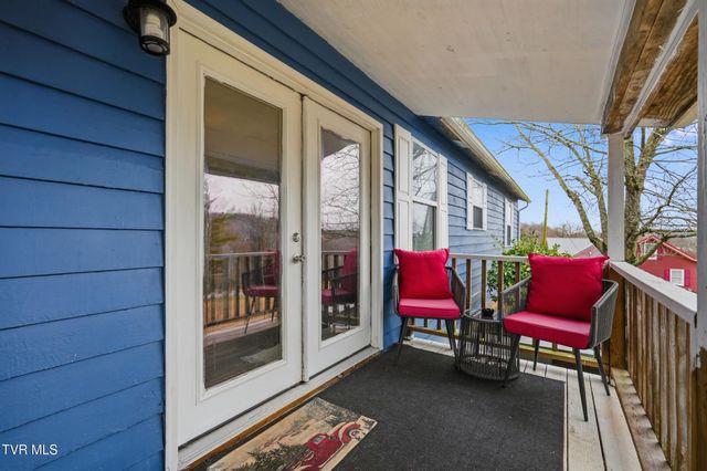 10955 Middle Wallens Creek Road, Jonesville, VA 24263