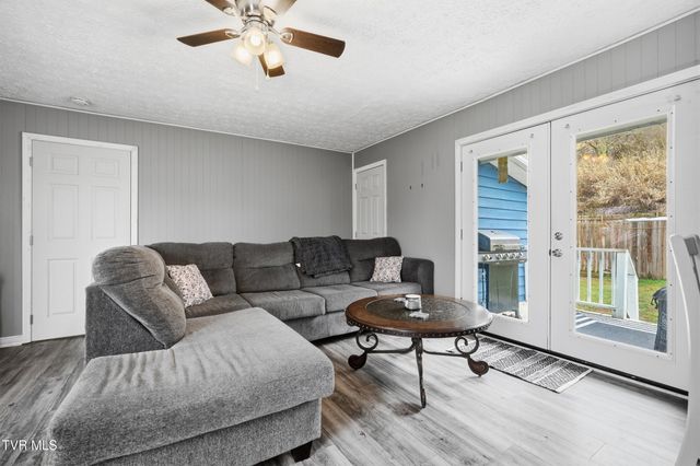 10955 Middle Wallens Creek Road, Jonesville, VA 24263