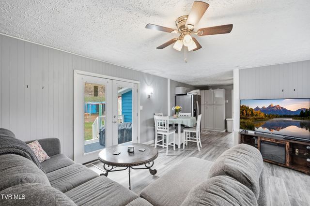 10955 Middle Wallens Creek Road, Jonesville, VA 24263