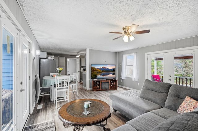 10955 Middle Wallens Creek Road, Jonesville, VA 24263