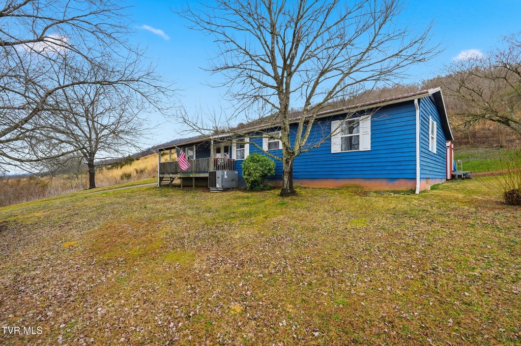10955 Middle Wallens Creek Road, Jonesville, VA 24263