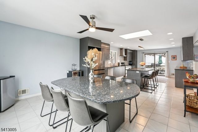 19 Skyline Dr, West Orange Twp., NJ 07052