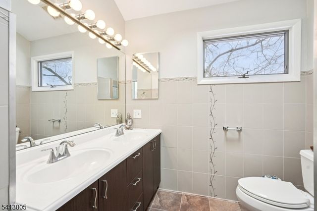 19 Skyline Dr, West Orange Twp., NJ 07052